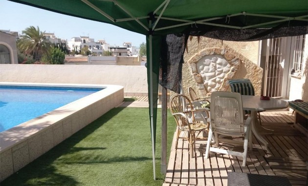 Herverkoop - Villa -
Torrevieja - Los altos