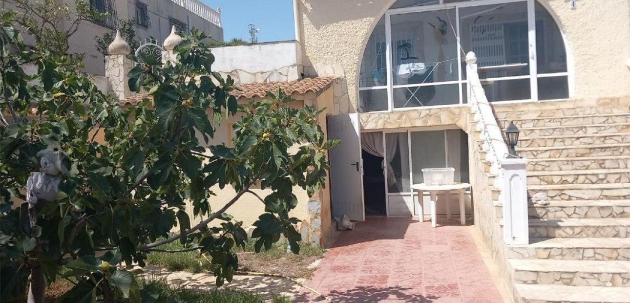 Venta - Villa -
Torrevieja - Los altos