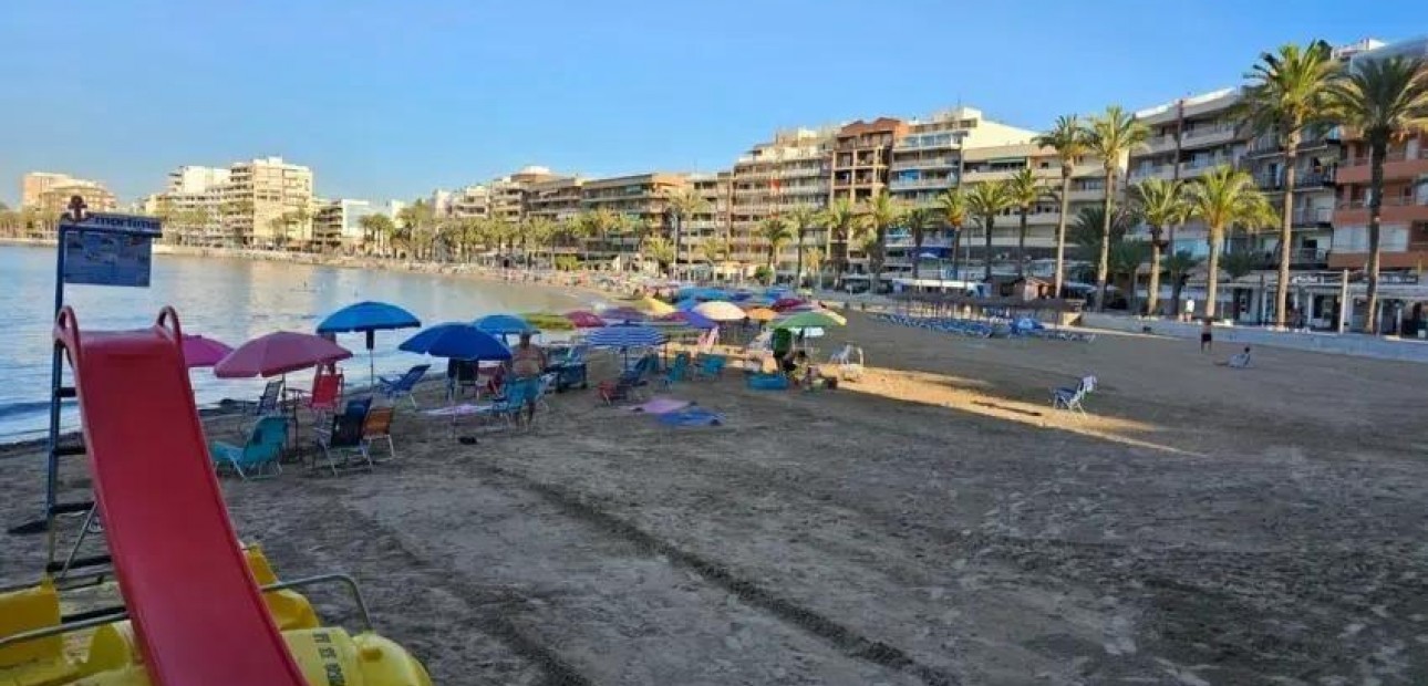 Herverkoop - Flat -
Torrevieja - Playa del cura