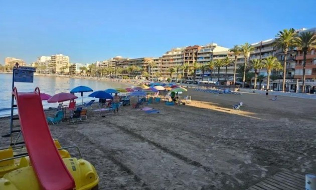 Herverkoop - Flat -
Torrevieja - Playa del cura