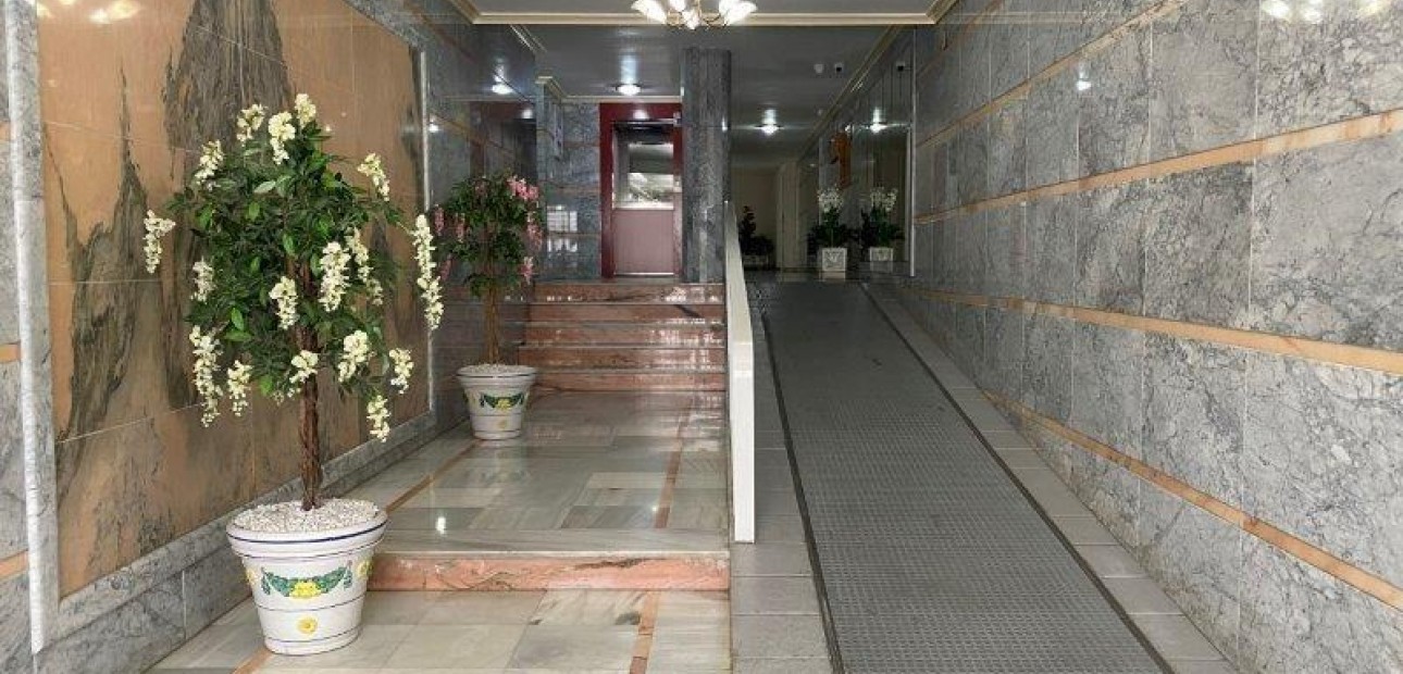 Sale - Apartment / flat -
Torrevieja - Estacion de autobuses