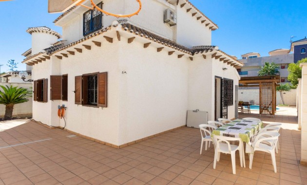 Herverkoop - Villa -
Orihuela Costa - La Zenia