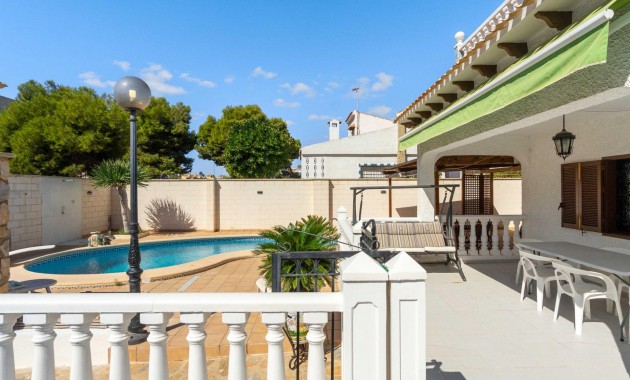 Venta - Villa -
Orihuela Costa - La Zenia