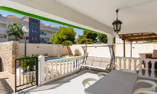 Venta - Villa -
Orihuela Costa - La Zenia