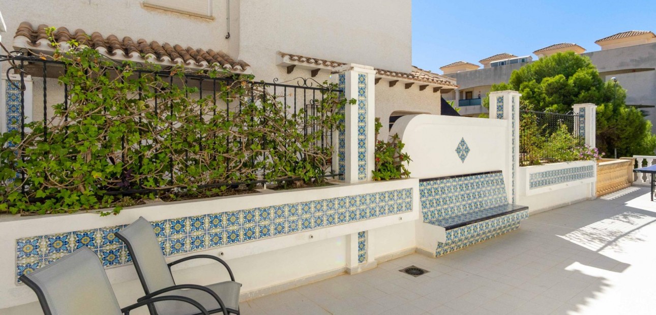 Sale - Villa -
Orihuela Costa - La Zenia