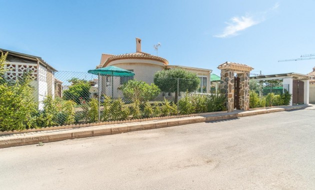 Sale - Villa -
Orihuela Costa - Playa Flamenca