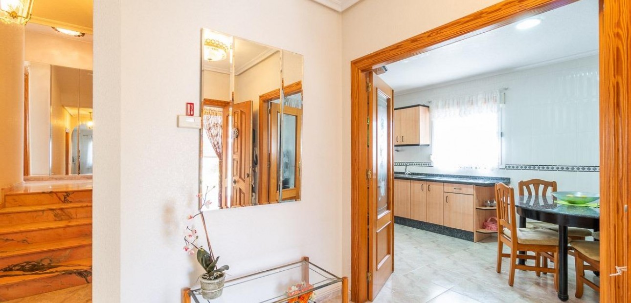 Venta - Villa -
Orihuela Costa - Playa Flamenca