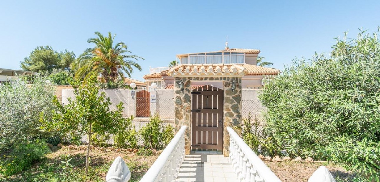 Sale - Villa -
Orihuela Costa - Playa Flamenca