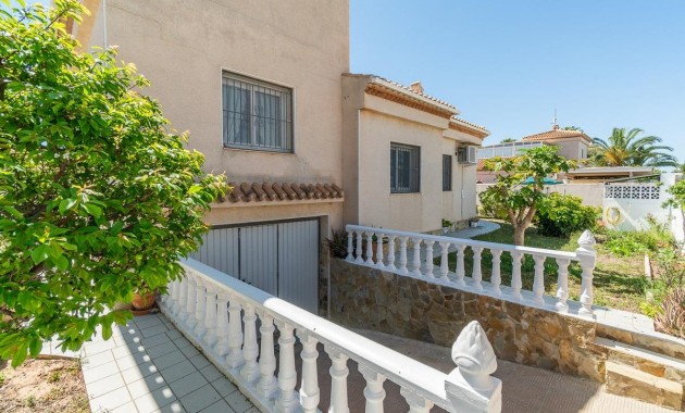 Venta - Villa -
Orihuela Costa - Playa Flamenca