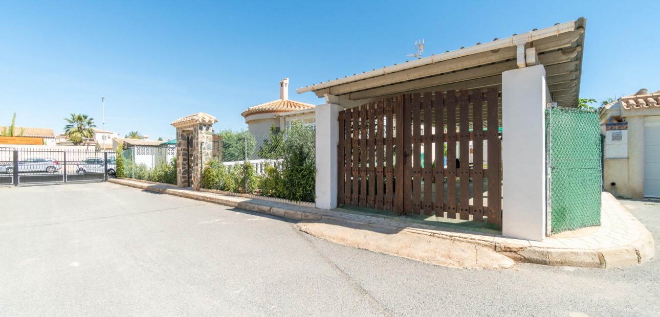 Venta - Villa -
Orihuela Costa - Playa Flamenca