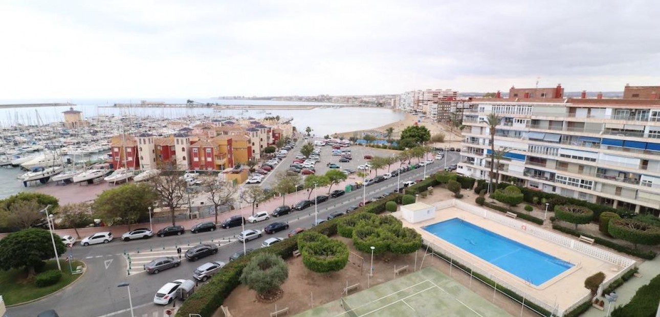 Venta - Apartamento / piso -
Torrevieja