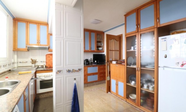 Venta - Apartamento / piso -
Torrevieja