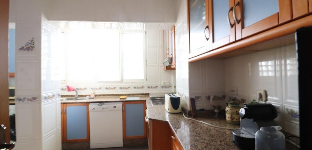 Venta - Apartamento / piso -
Torrevieja