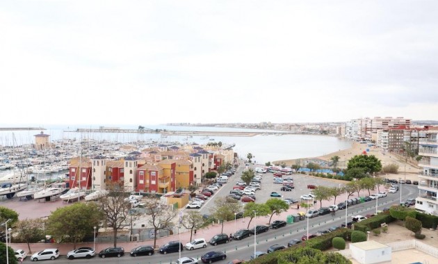 Venta - Apartamento / piso -
Torrevieja