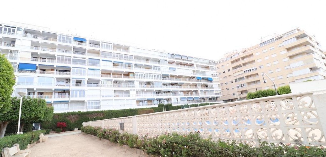 Venta - Apartamento / piso -
Torrevieja