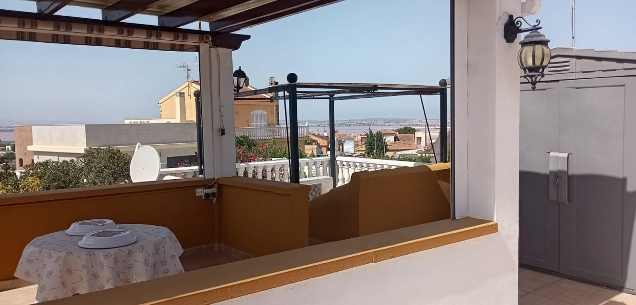 Sale - Bungalow -
Torrevieja - Los altos