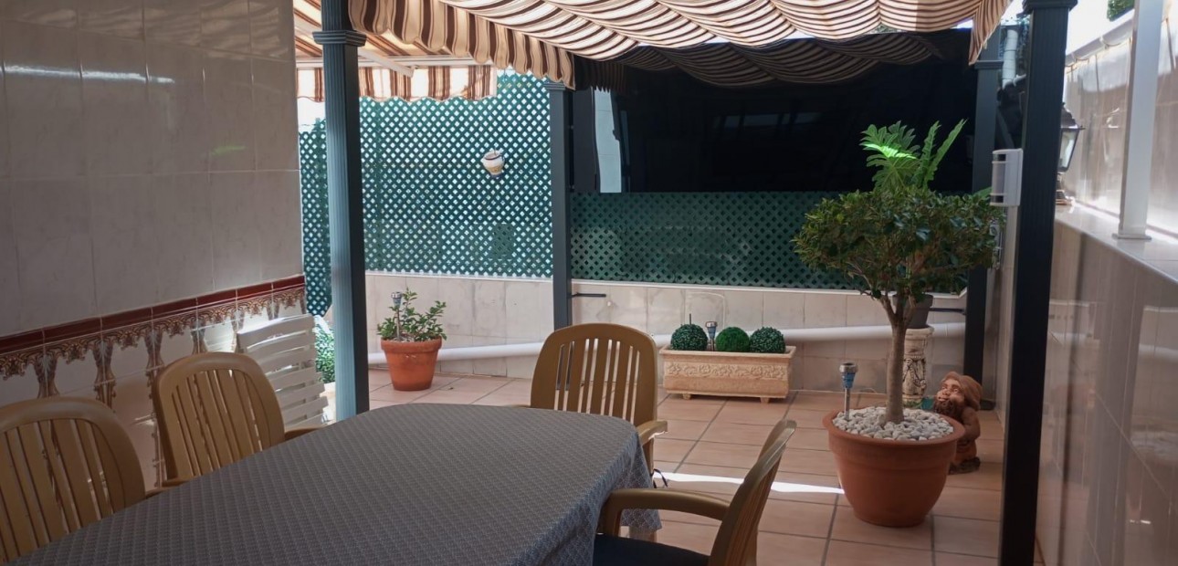 Herverkoop - Bungalow -
Torrevieja - Los altos