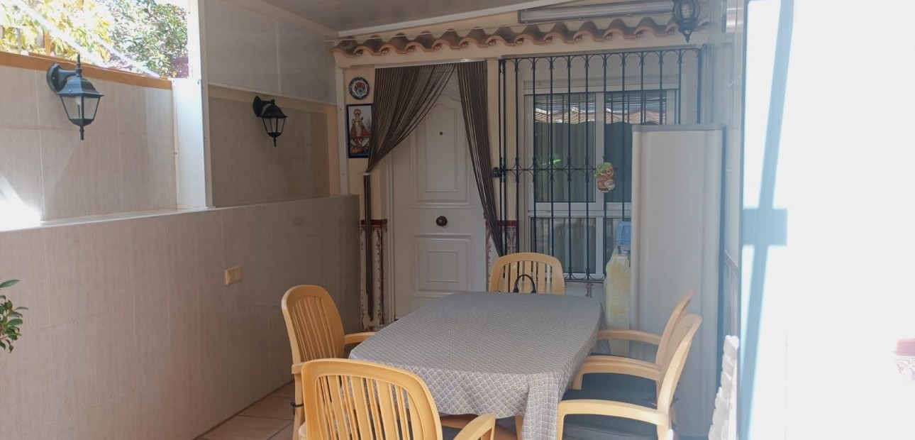 Herverkoop - Bungalow -
Torrevieja - Los altos