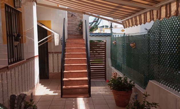 Herverkoop - Bungalow -
Torrevieja - Los altos