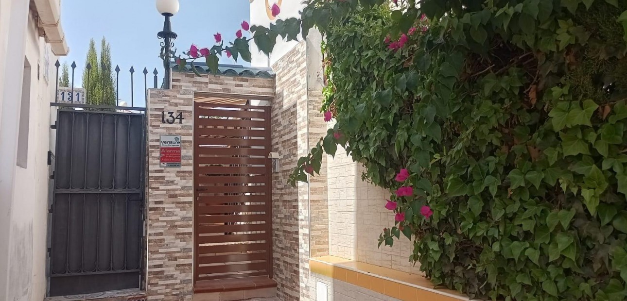 Venta - Bungalow -
Torrevieja - Los altos