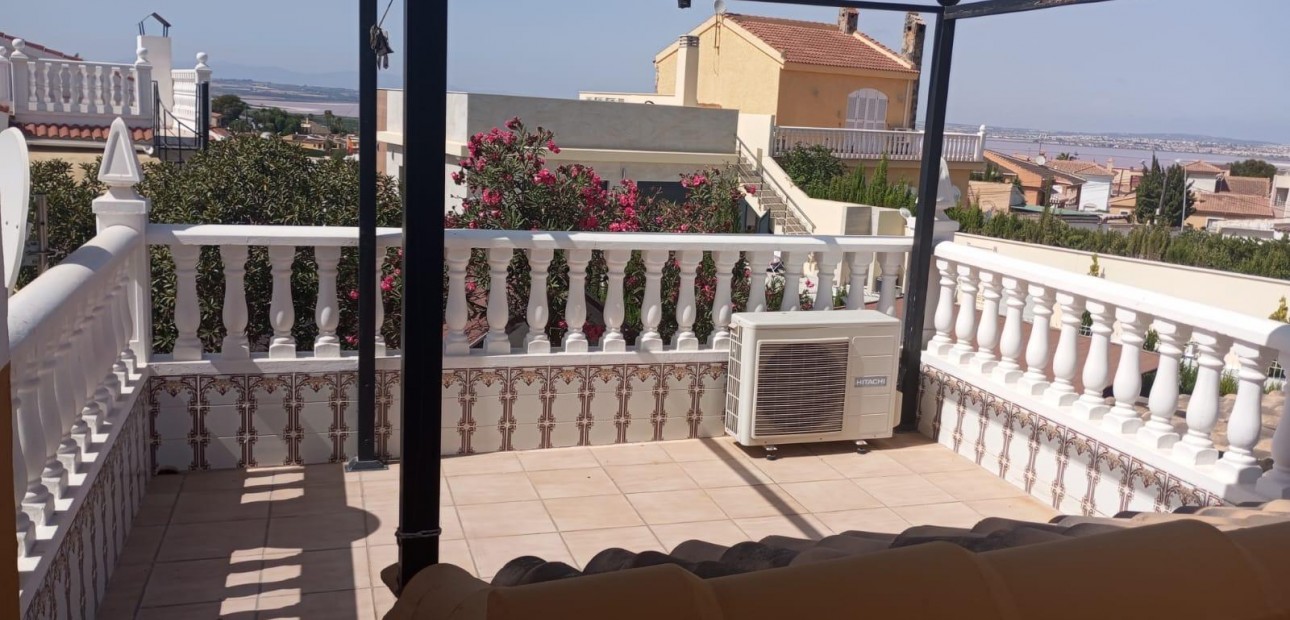 Herverkoop - Bungalow -
Torrevieja - Los altos