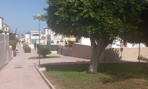 Herverkoop - Bungalow -
Torrevieja - Los altos