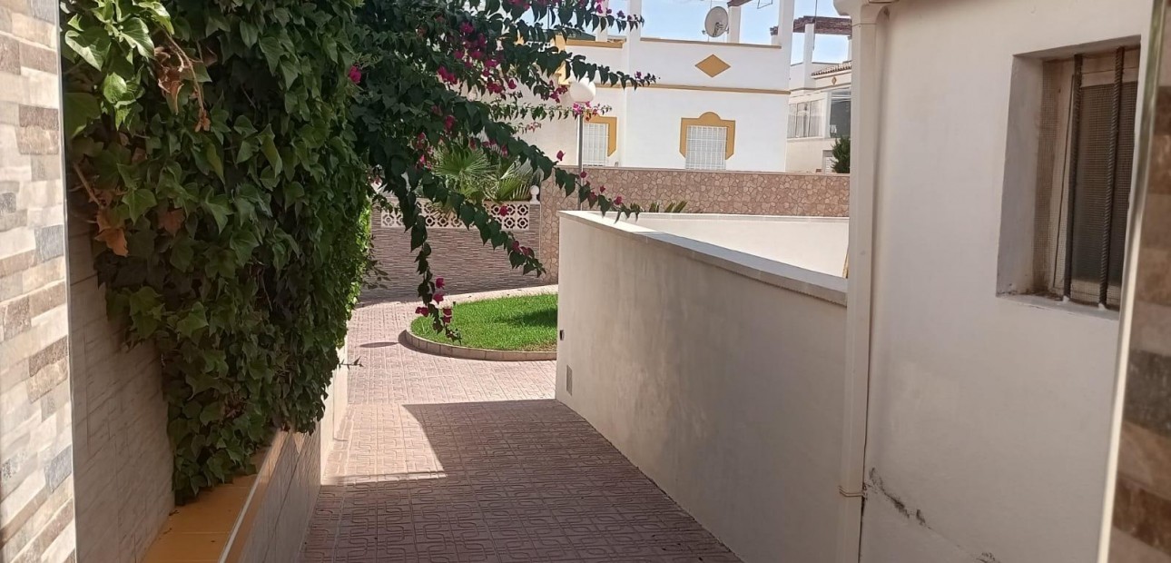 Herverkoop - Bungalow -
Torrevieja - Los altos