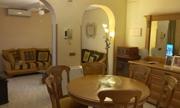 Sale - Bungalow -
Torrevieja - Los altos