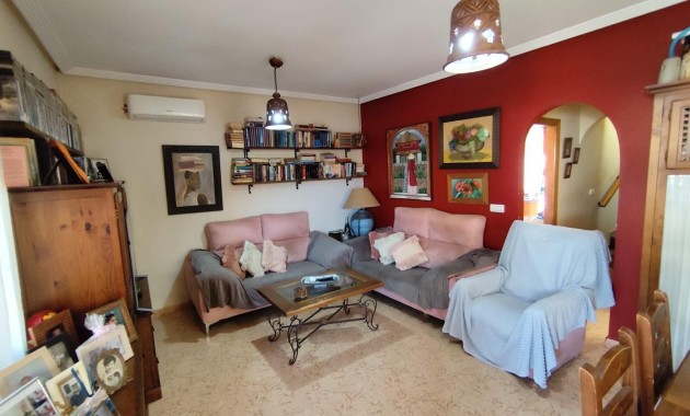 Sale - Villa -
Torrevieja - La Mata