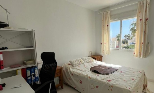 Herverkoop - duplex -
Orihuela Costa - Punta Prima