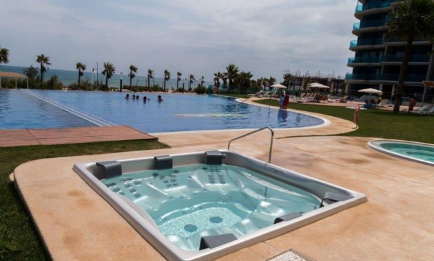 Sale - Apartment / flat -
Torrevieja - Punta prima