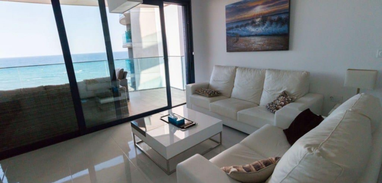 Sale - Apartment / flat -
Torrevieja - Punta prima