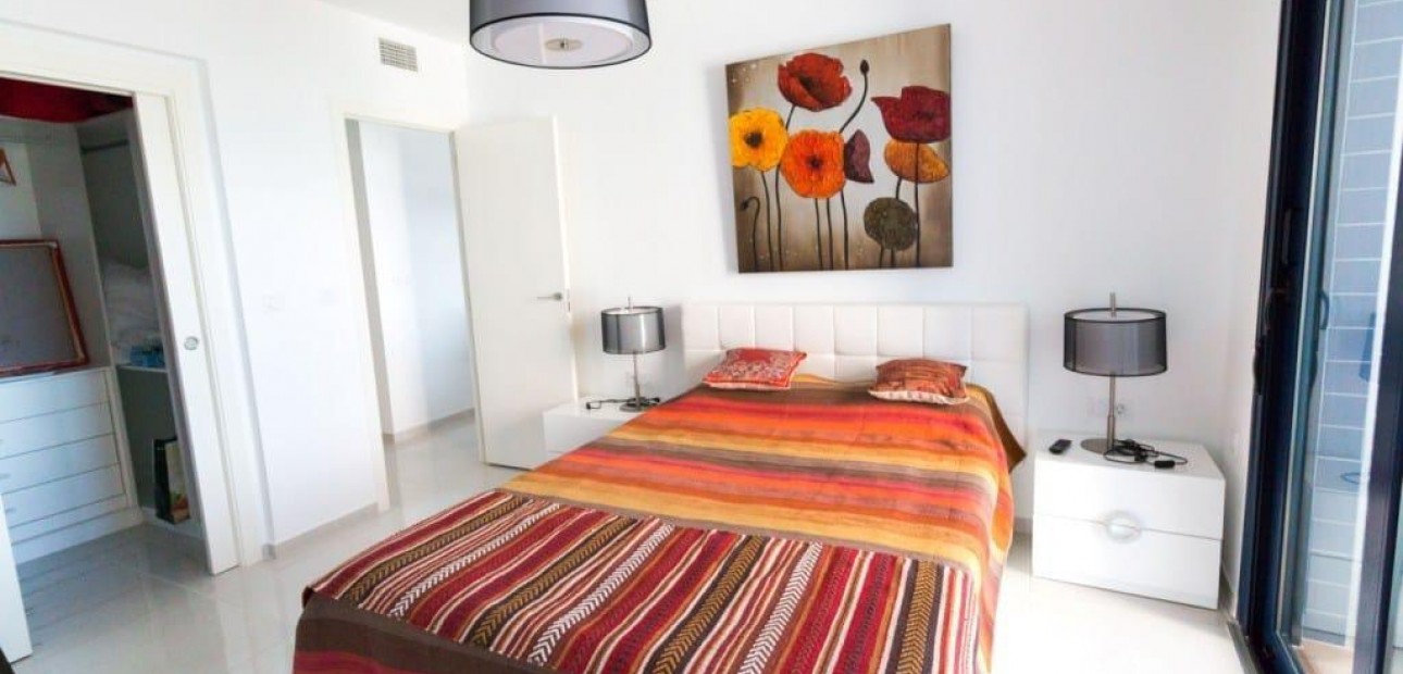 Sale - Apartment / flat -
Torrevieja - Punta prima