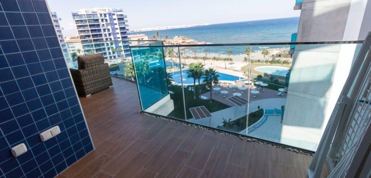 Sale - Apartment / flat -
Torrevieja - Punta prima