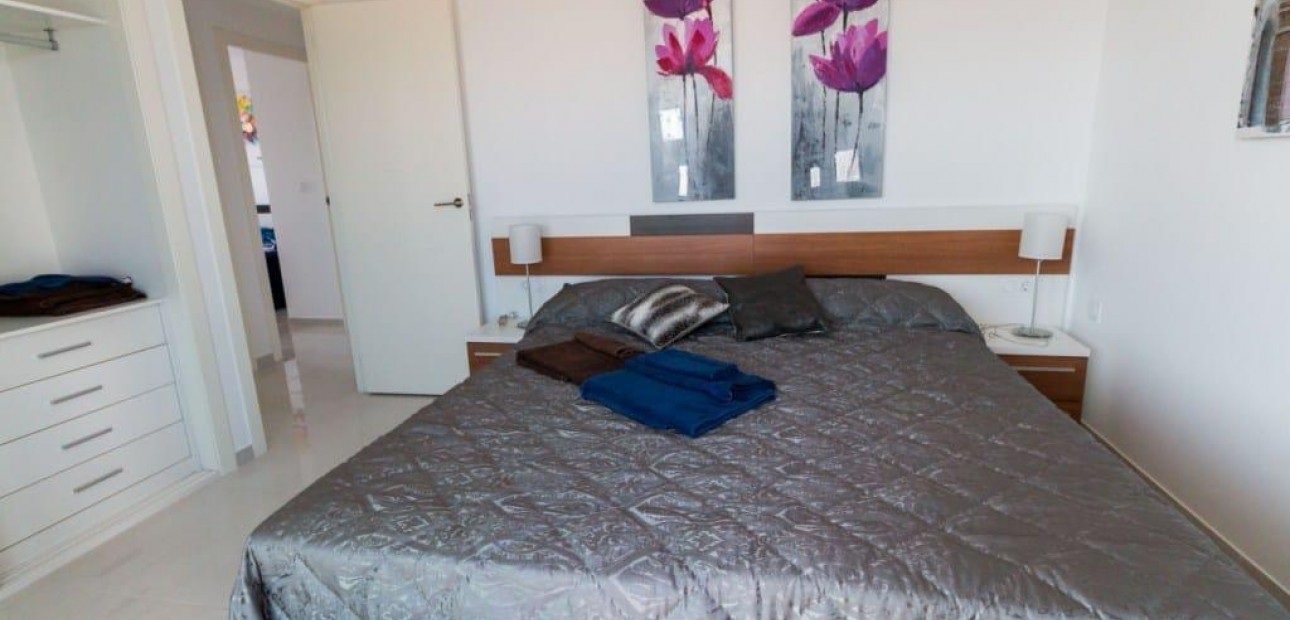 Sale - Apartment / flat -
Torrevieja - Punta prima