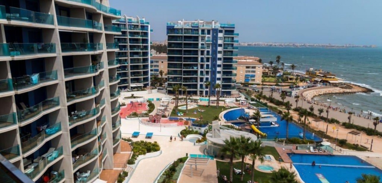 Venta - Apartamento / piso -
Torrevieja - Punta prima