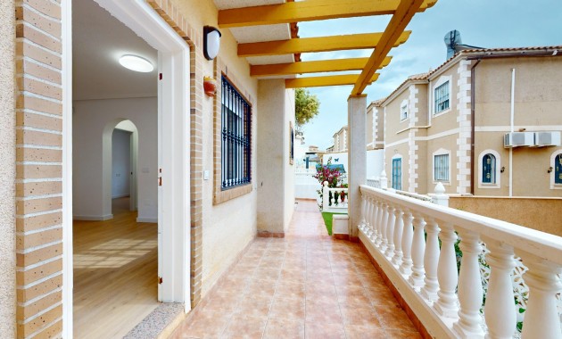 Herverkoop - Quad Villa -
San Miguel de Salinas - BLUE LAGOON