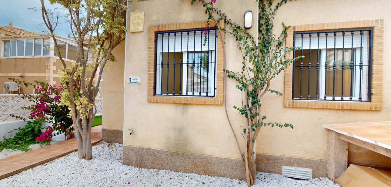 Venta - Quad Villa -
San Miguel de Salinas - BLUE LAGOON