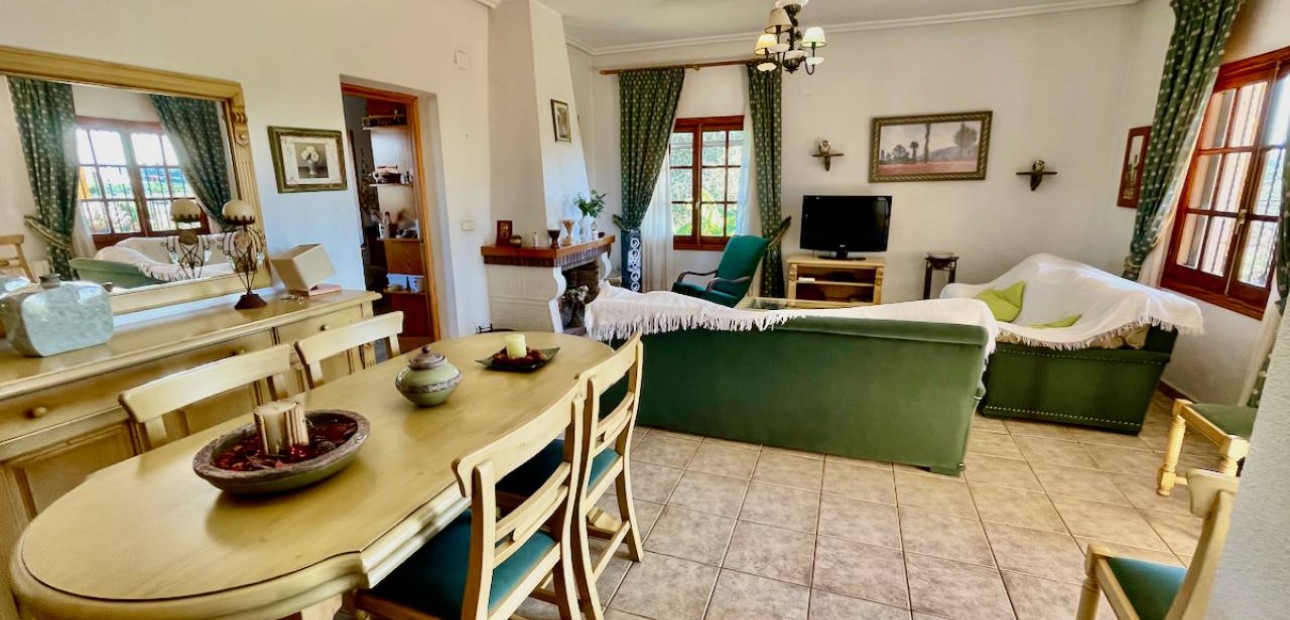 Venta - Finca / Country Property -
Daya Vieja