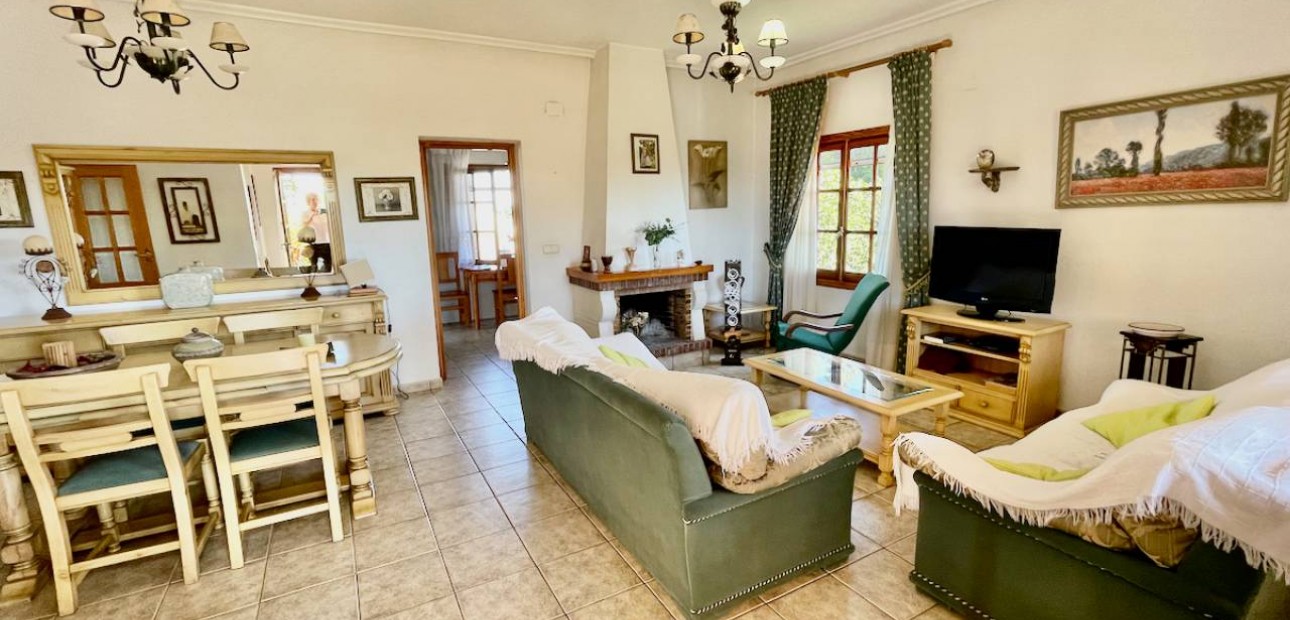 Venta - Finca / Country Property -
Daya Vieja