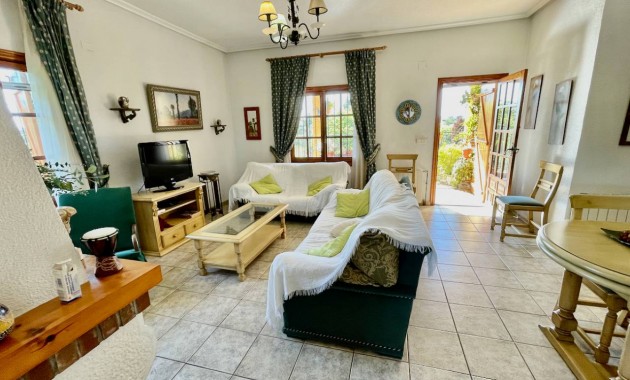 Venta - Finca / Country Property -
Daya Vieja