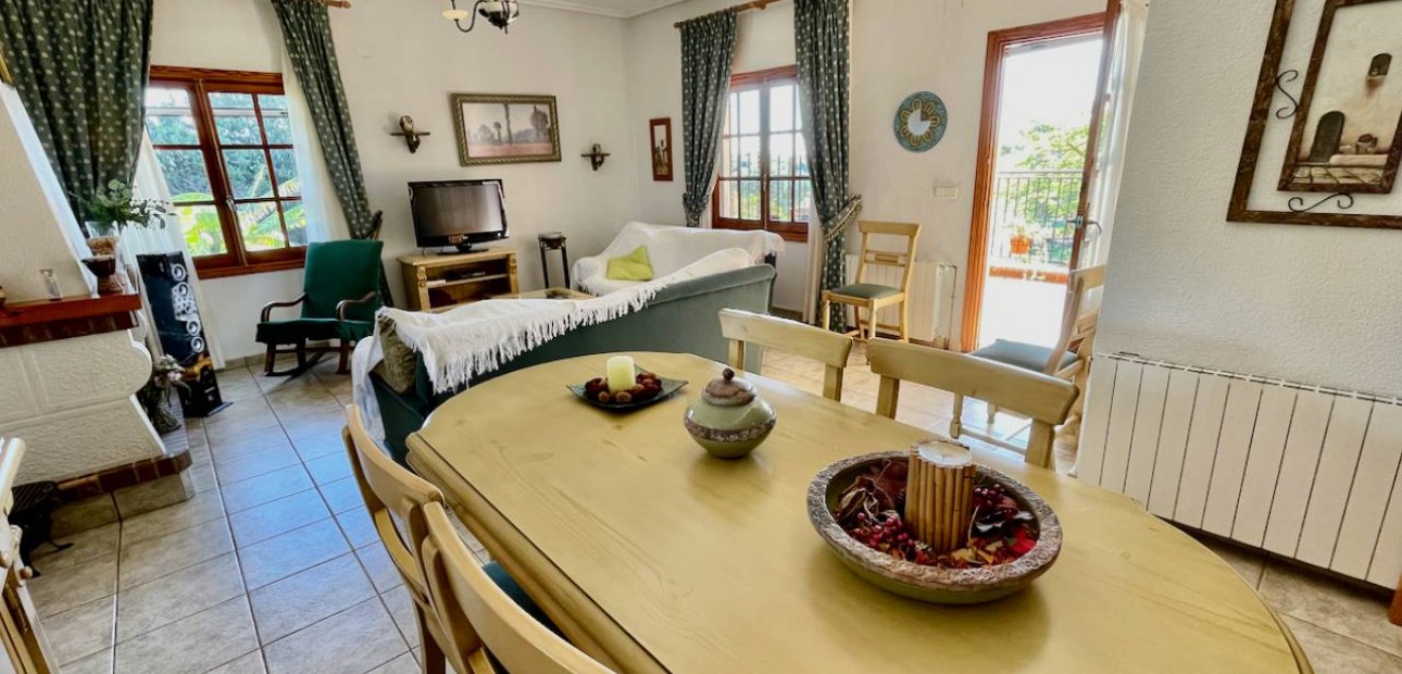 Venta - Finca / Country Property -
Daya Vieja