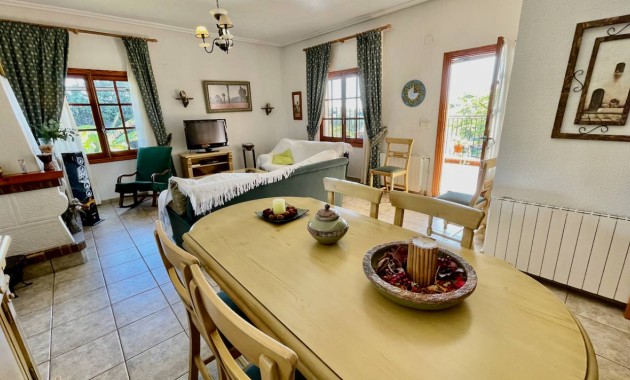 Venta - Finca / Country Property -
Daya Vieja