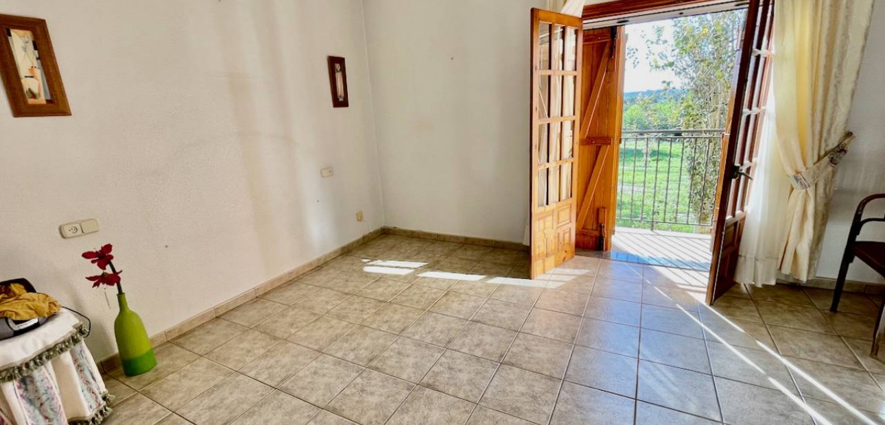 Venta - Finca / Country Property -
Daya Vieja