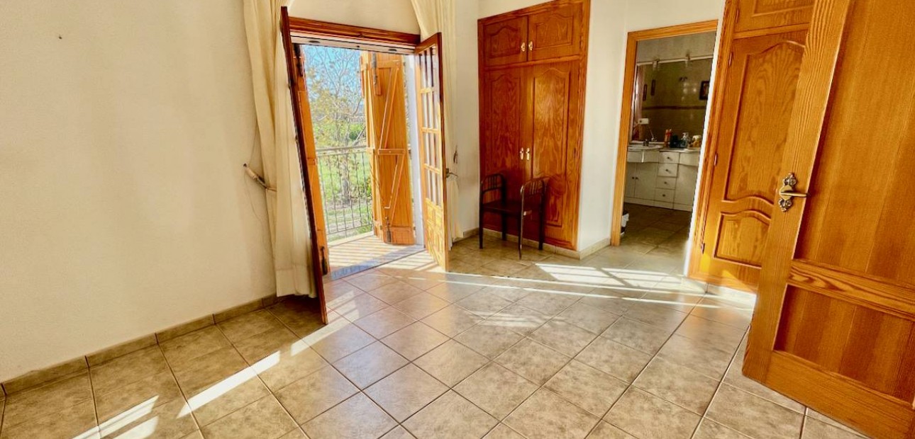Venta - Finca / Country Property -
Daya Vieja
