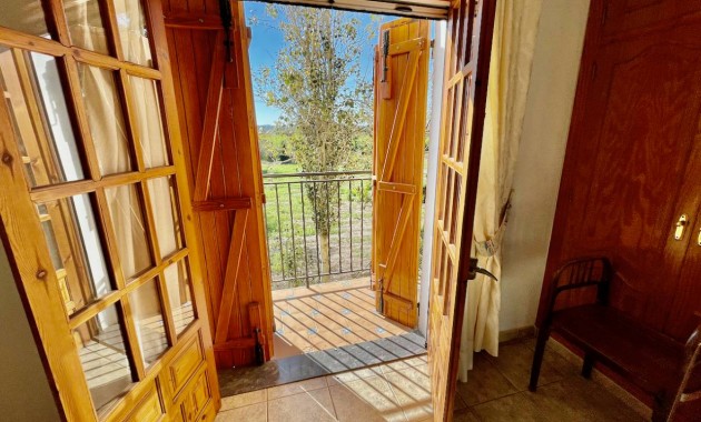 Venta - Finca / Country Property -
Daya Vieja