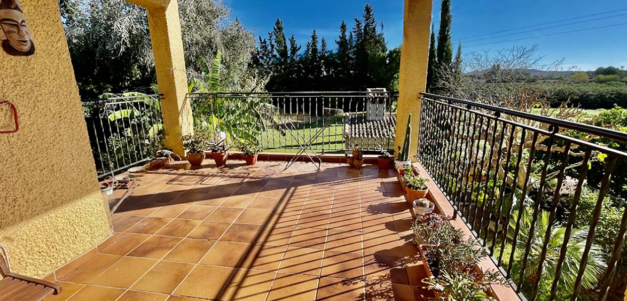 Venta - Finca / Country Property -
Daya Vieja