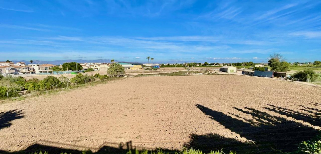 Venta - Finca / Country Property -
Daya Vieja