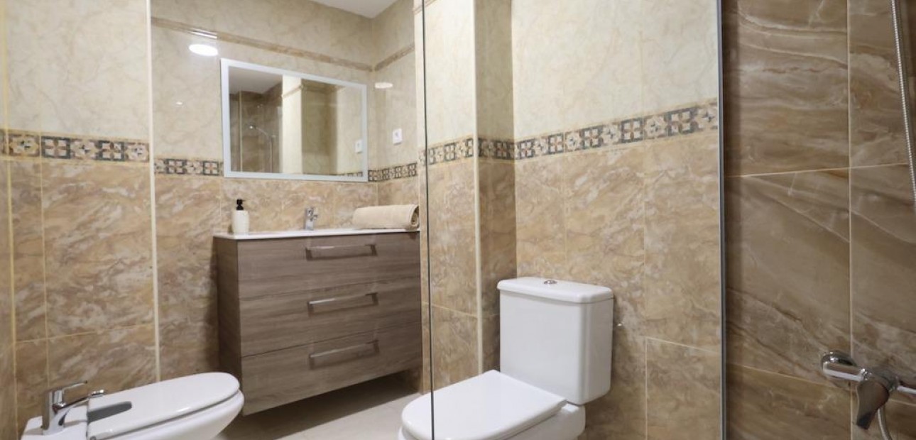 Sale - Apartment / flat -
Torrevieja