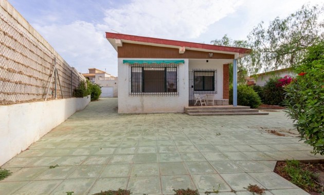 Sale - Villa -
Torrevieja - Aguas nuevas 1